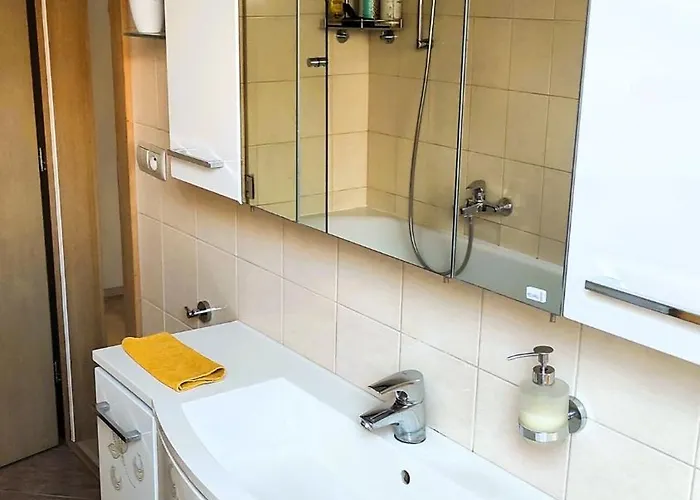 Blumental Apartment, Garden, Ac Apartman